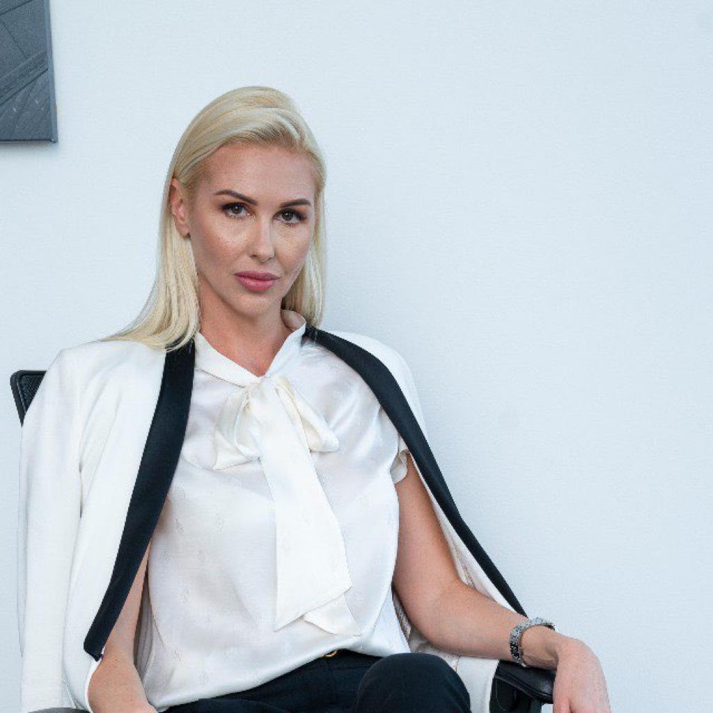 Irina Gradusova fake entrepreneur profile